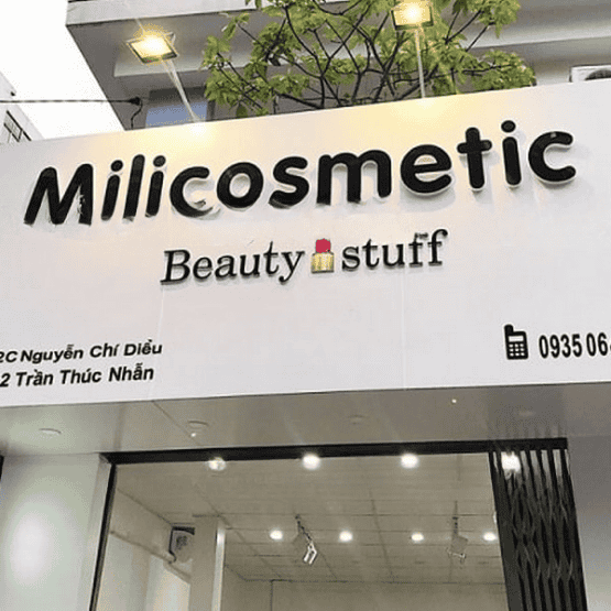 Bảng hiệu Alu cho cửa hàng mỹ phẩm tại Đồng Nai – Sang trọng, thu hút