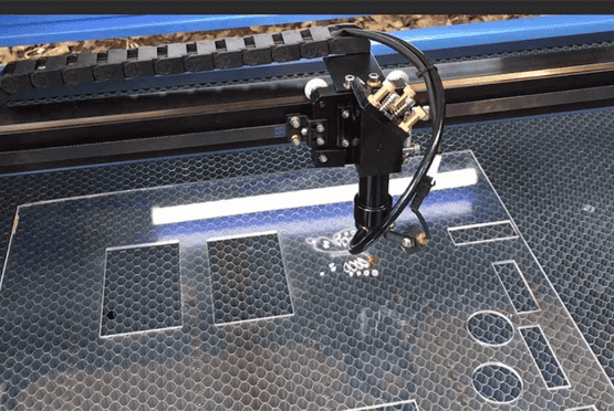 Dịch vụ cắt laser bảng hiệu alu tại đồng nai