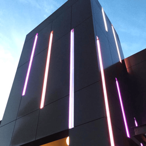 Mặt dựng trang trí Alu – Giải pháp thẩm mỹ cho mặt tiền cửa hàng