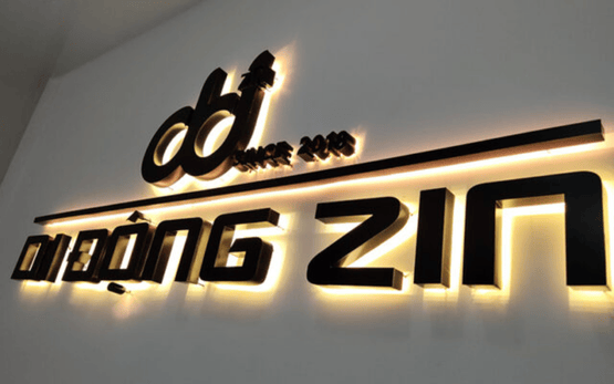 Tổng hợp các mẫu bảng hiệu Alu – Mica – Inox đẹp nhất năm 2025